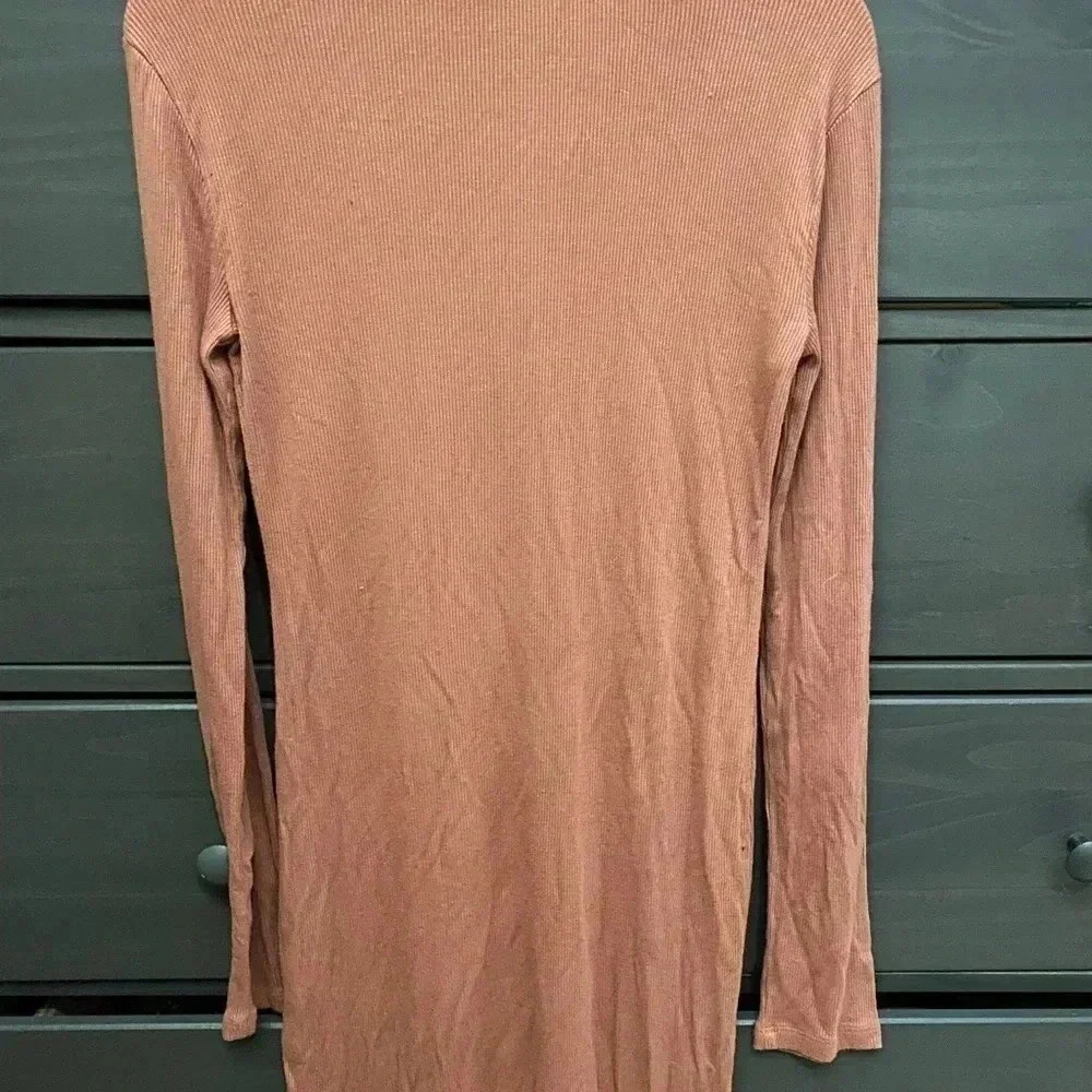Ribbed dress - Picture 3 of 4
